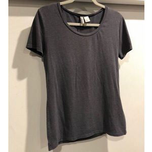 Divided H&M large gray scoop neck tshirt, soft material, good basic tee
